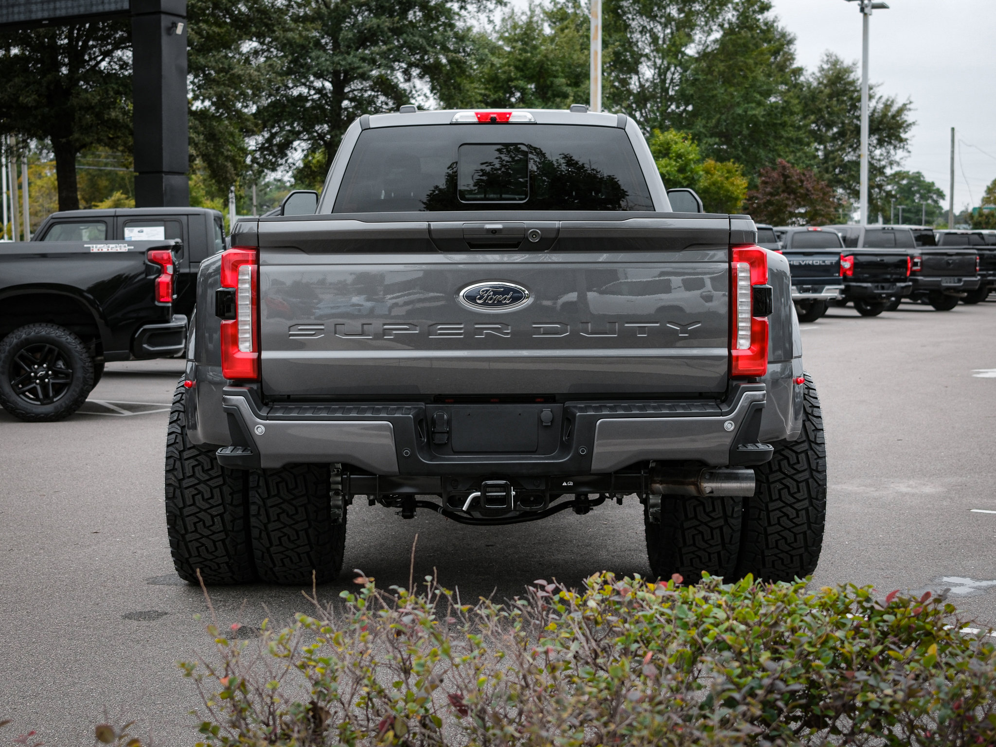 Used 2026 Ford F450 Lariat w/ FX4 Off-Road Package image 9