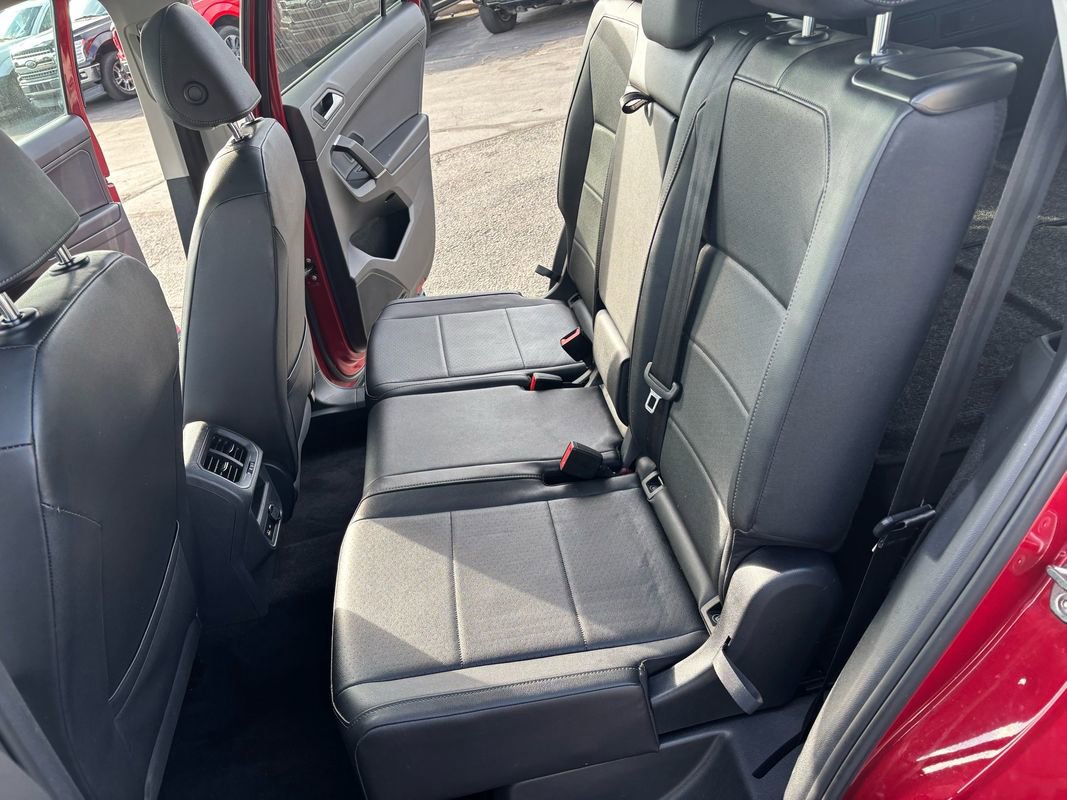 Used 2020 Volkswagen Tiguan SEL w/ 3rd Row Seat Package image 15