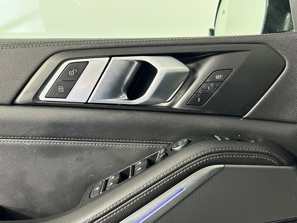 Used 2020 BMW X5 xDrive40i w/ M Sport Package AWD/4WD image 41
