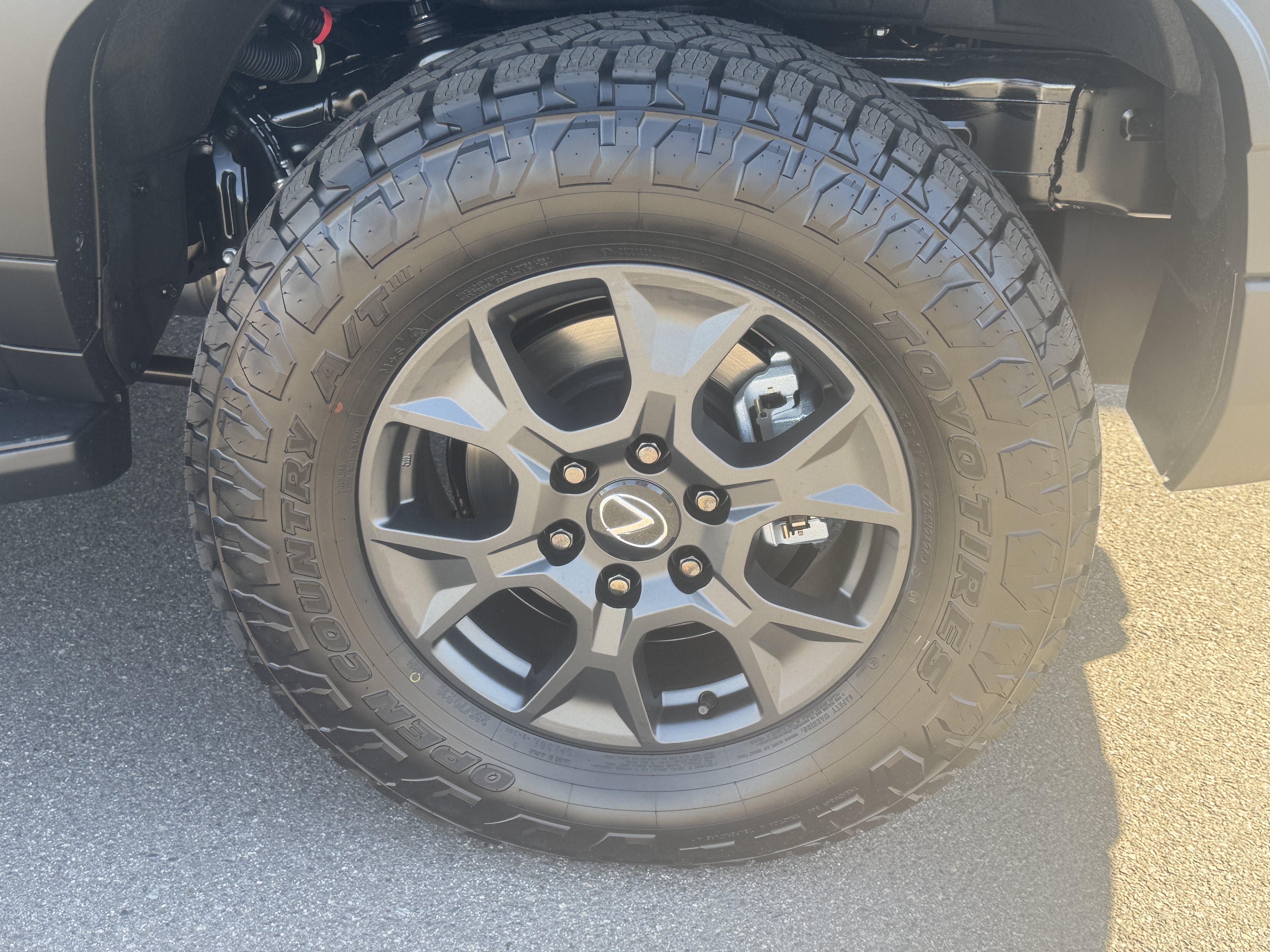 New 2026 Lexus GX 550 AWD/4WD image 17