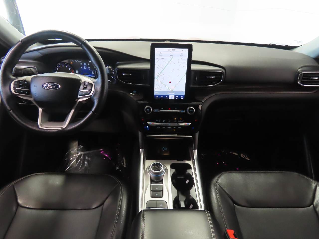 Used 2023 Ford Explorer Limited w/ Limited Technology Package RWD image 14