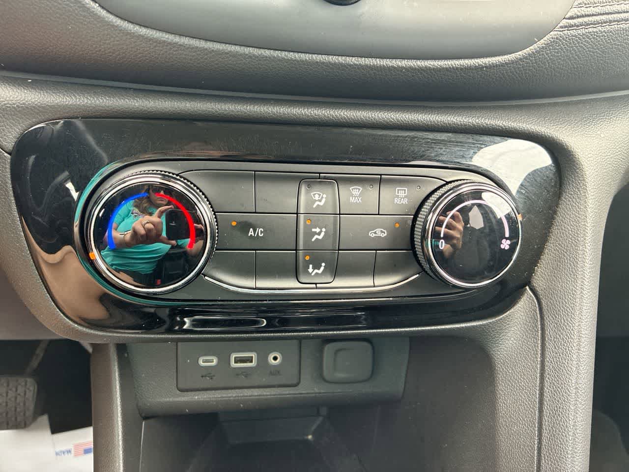 Used 2021 Buick Encore GX Preferred FWD image 17