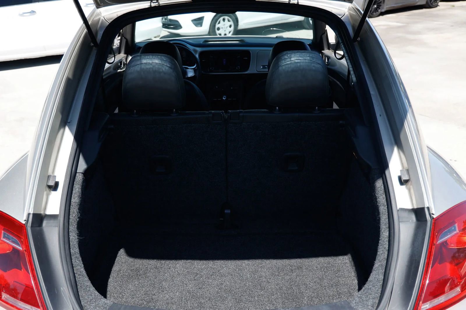Used 2012 Volkswagen Beetle 2.5 image 23