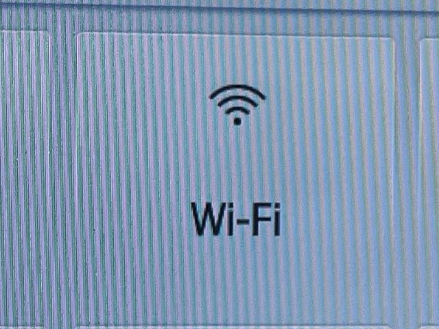 Certified 2022 Ford Explorer XLT w/ Equipment Group 202A image 31