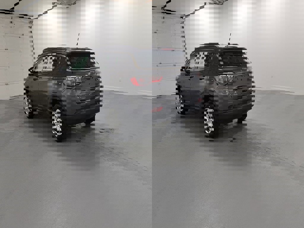 Used 2022 Jeep Compass Latitude image 6