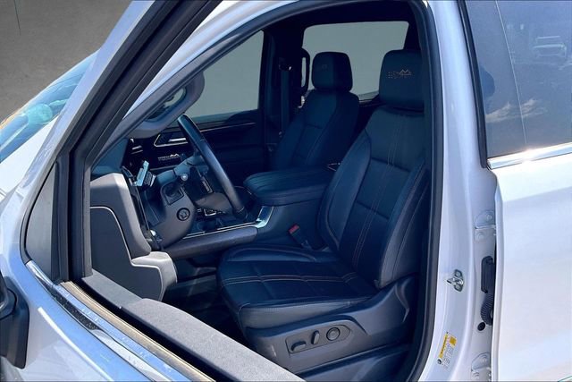 Used 2024 Chevrolet Silverado 1500 High Country w/ Technology Package AWD/4WD image 24