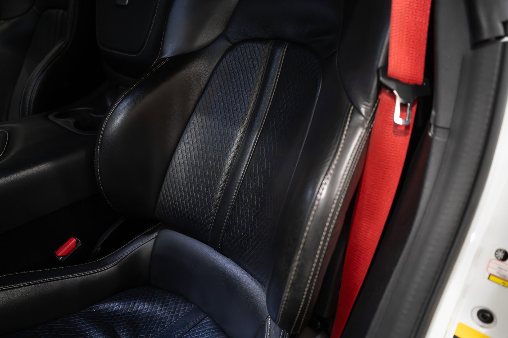 Used 2013 SRT Viper GTS w/ GTS Laguna Interior Pkg image 10