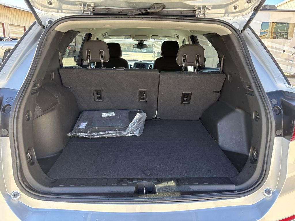 Used 2020 Chevrolet Equinox LS w/ LS Convenience Package image 26