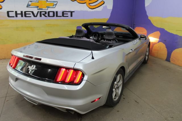 Used 2016 Ford Mustang Convertible RWD image 8