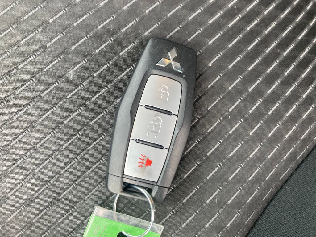 Used 2022 Mitsubishi Outlander ES image 38