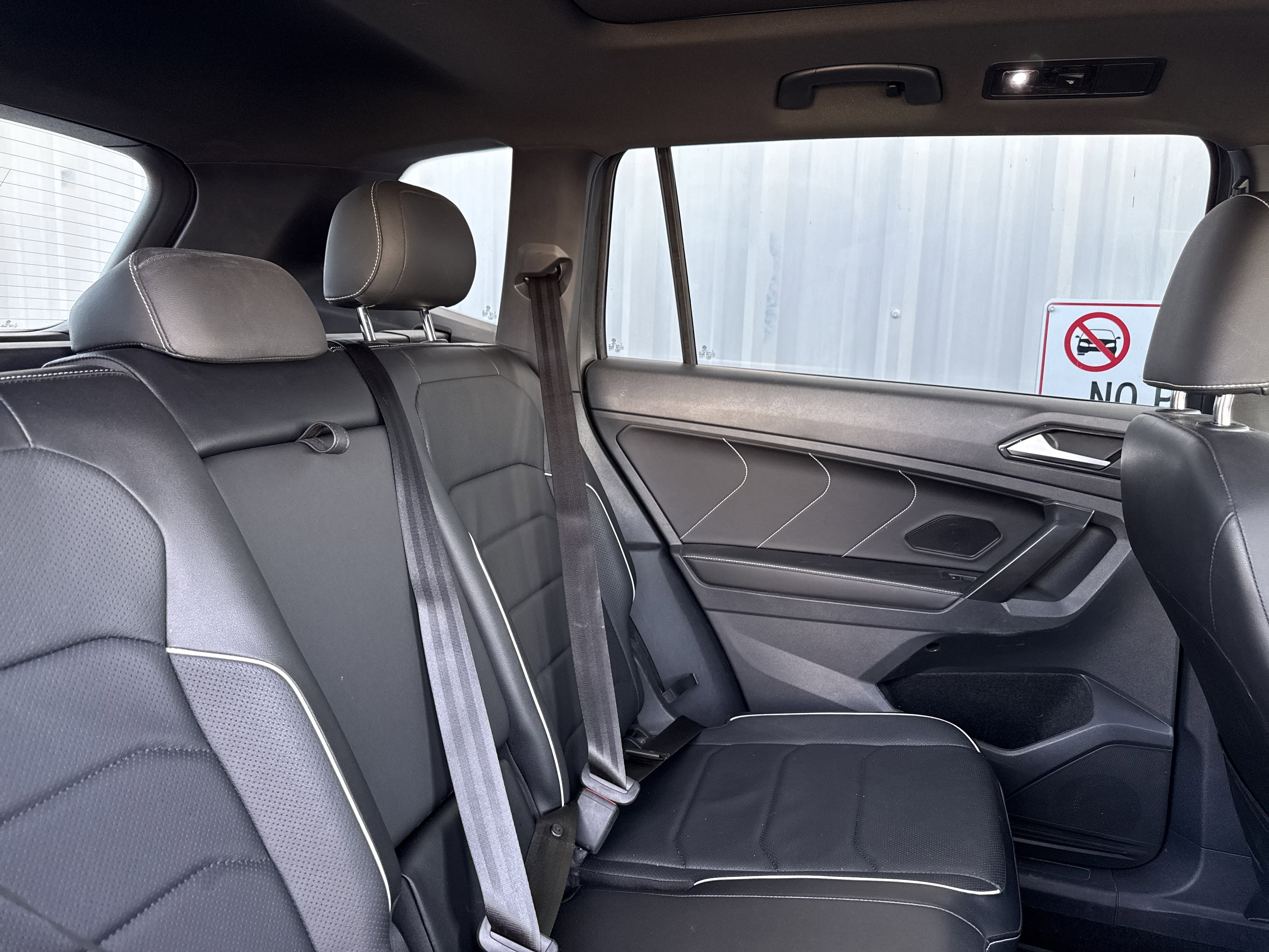 Used 2022 Volkswagen Tiguan SEL R-Line image 39