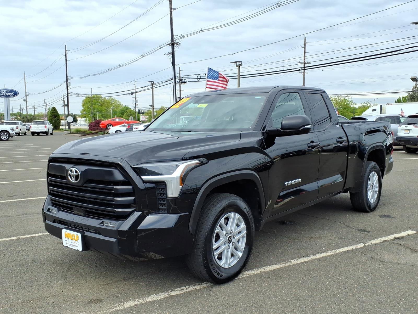 Used 2022 Toyota Tundra SR5 w/ SR5 Premium Package AWD/4WD image 3