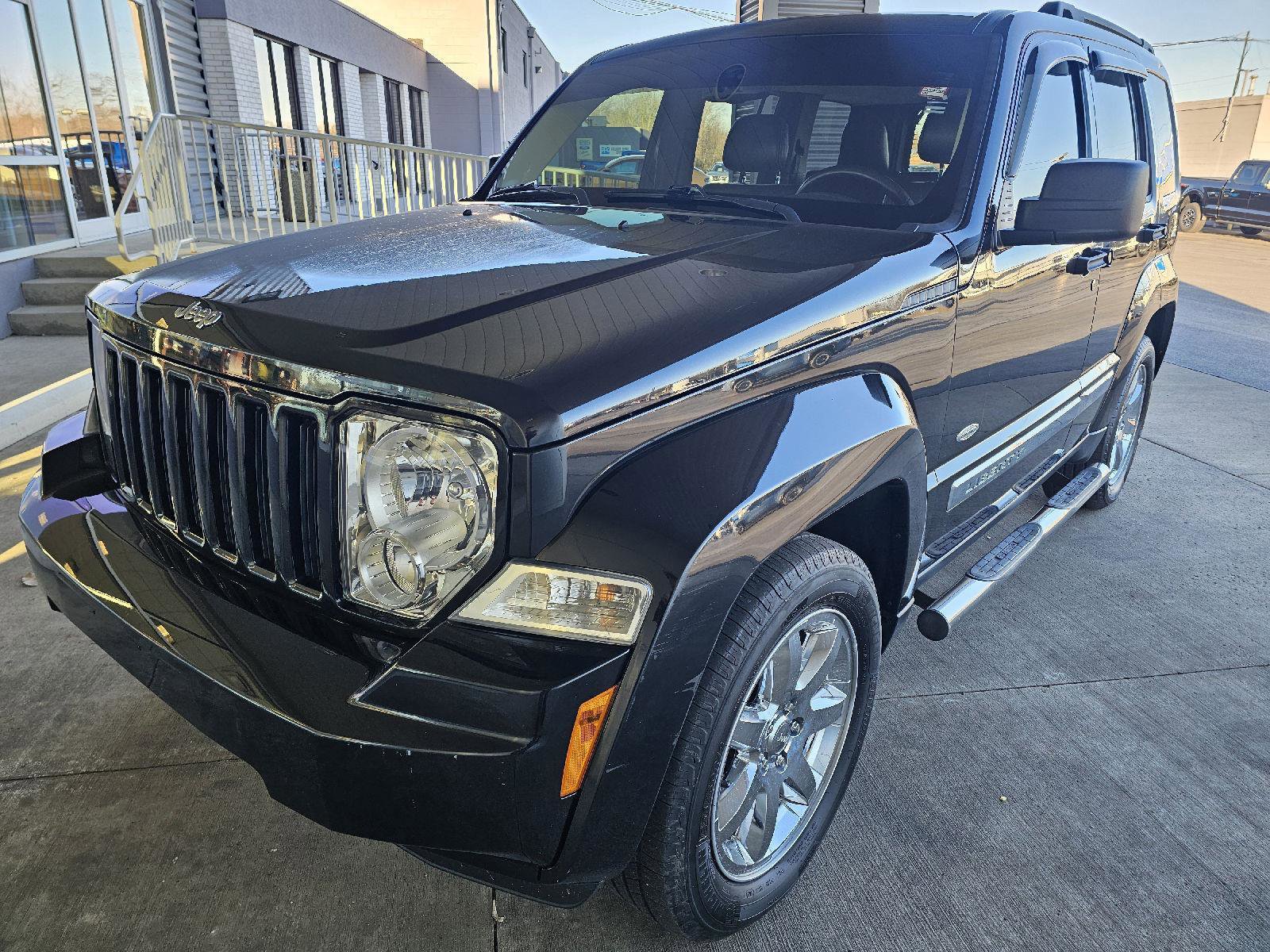 Used 2012 Jeep Liberty Sport image 1