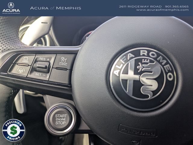 Used 2025 Alfa Romeo Giulia AWD image 15