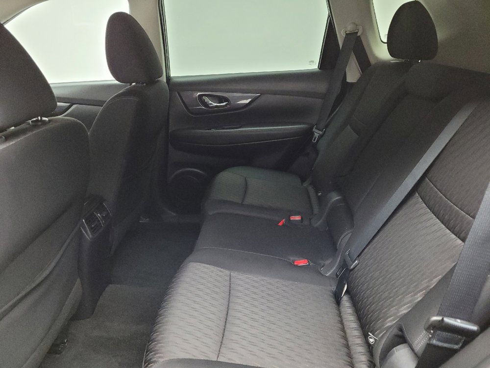 Used 2019 Nissan Rogue SV AWD/4WD image 18