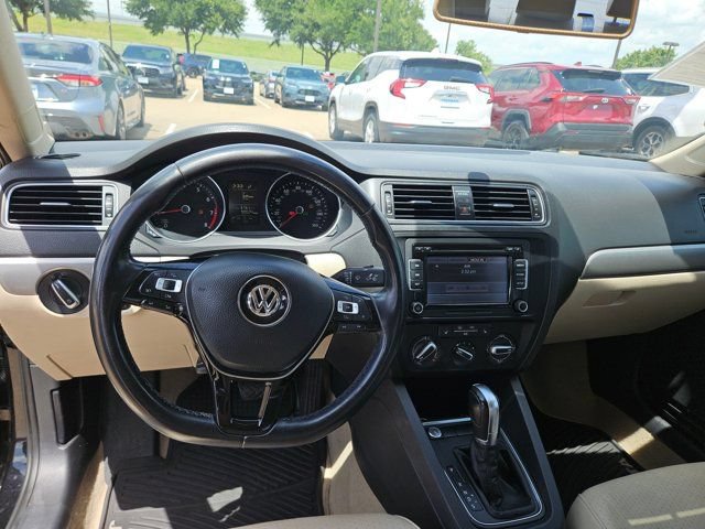 Used 2015 Volkswagen Jetta SE FWD image 17