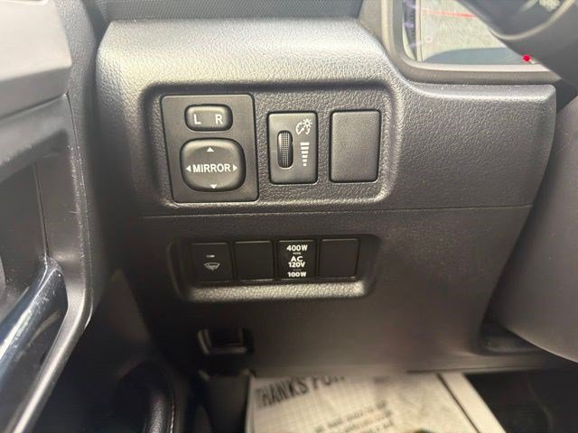Used 2018 Toyota 4Runner SR5 AWD/4WD image 27