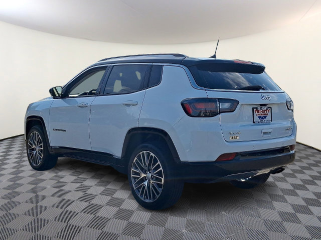 Used 2022 Jeep Compass Limited w/ Elite Group AWD/4WD image 4