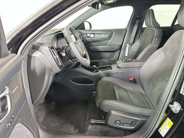 Used 2023 Volvo XC40 Recharge Ultimate image 11