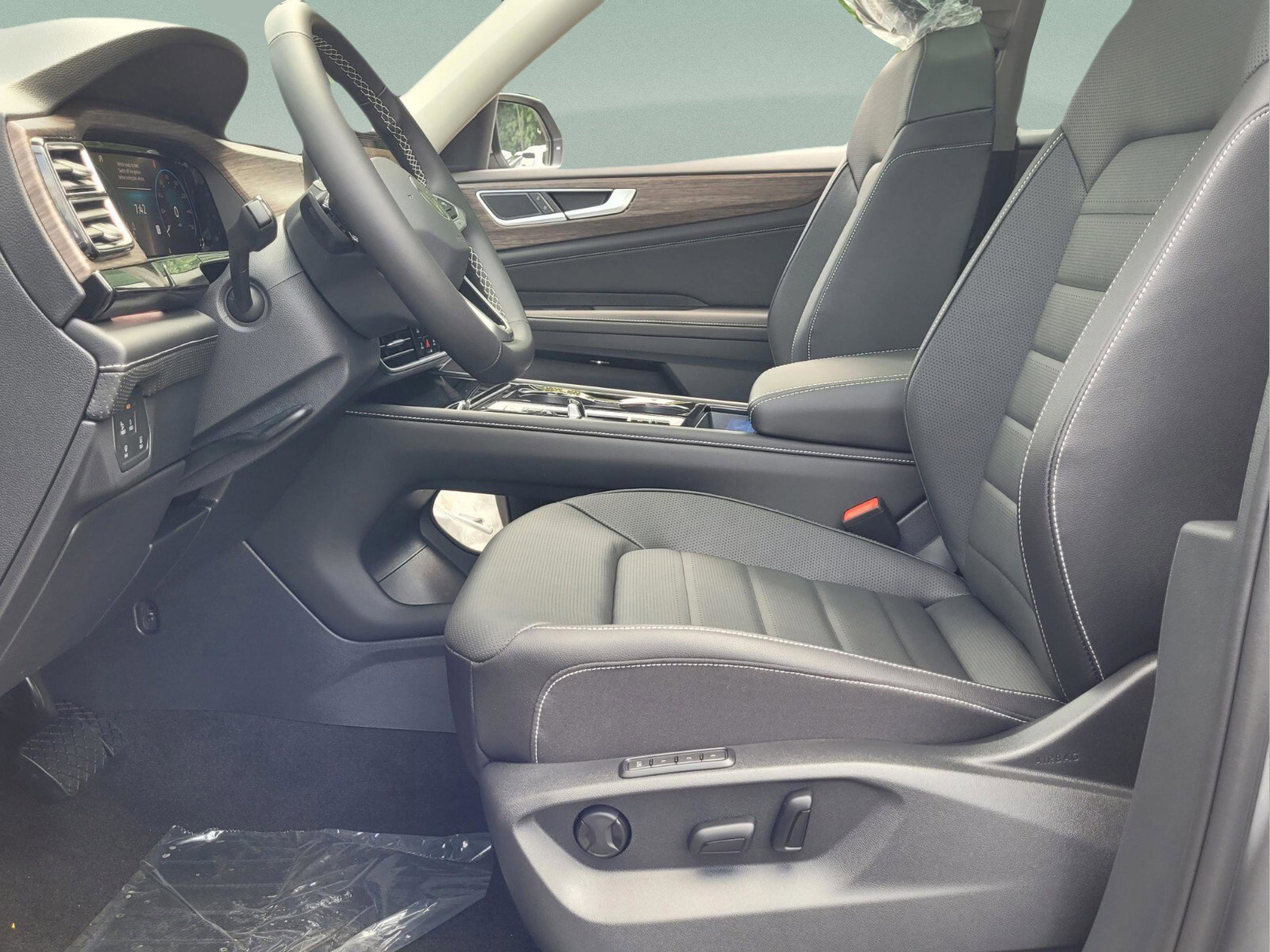 New 2026 Volkswagen Atlas SEL image 11