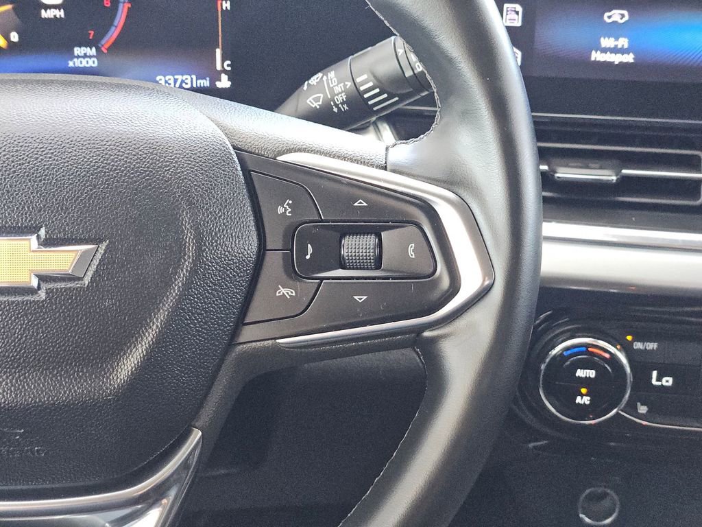 Used 2025 Chevrolet Trax LT w/ LT Convenience Package FWD image 25