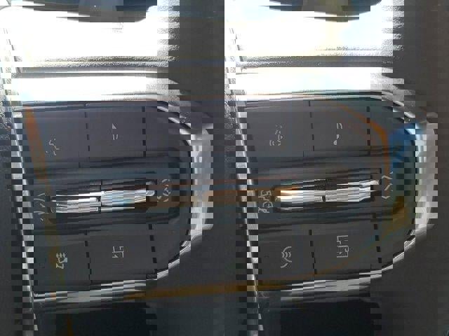 Used 2025 GMC Terrain Elevation image 24