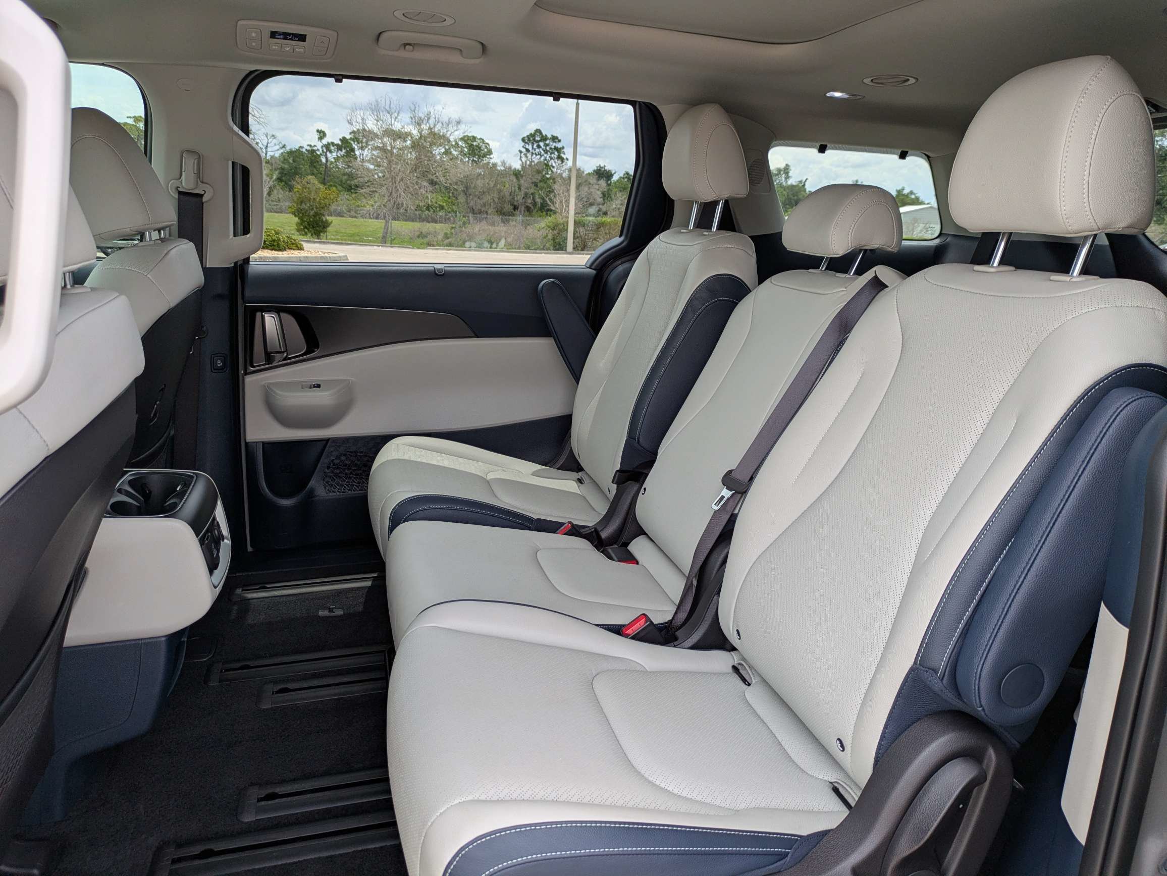 Certified 2026 Kia Carnival SX Prestige FWD image 17