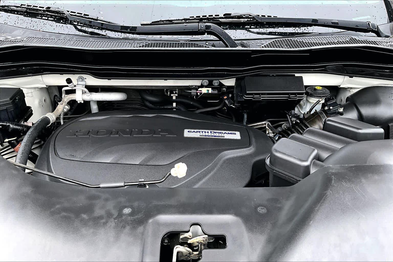 Used 2016 Honda Pilot Touring image 32