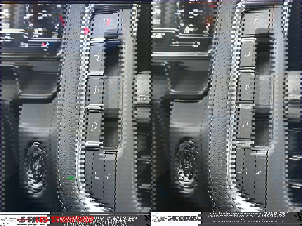 Used 2024 GMC Yukon XL SLT w/ SLT Premium Package image 29