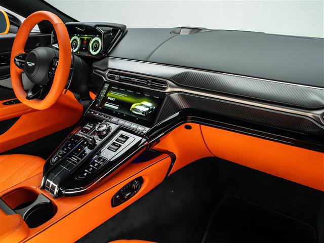 Used 2025 Aston Martin V8 Vantage Coupe RWD image 30