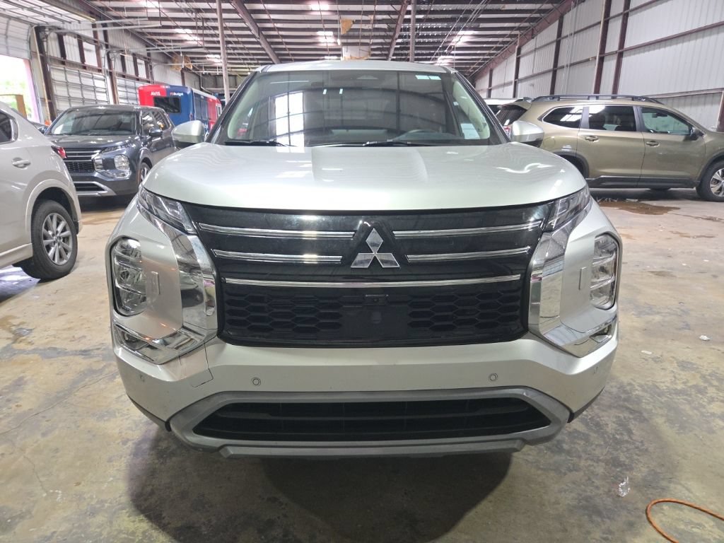Used 2025 Mitsubishi Outlander SE AWD/4WD image 7