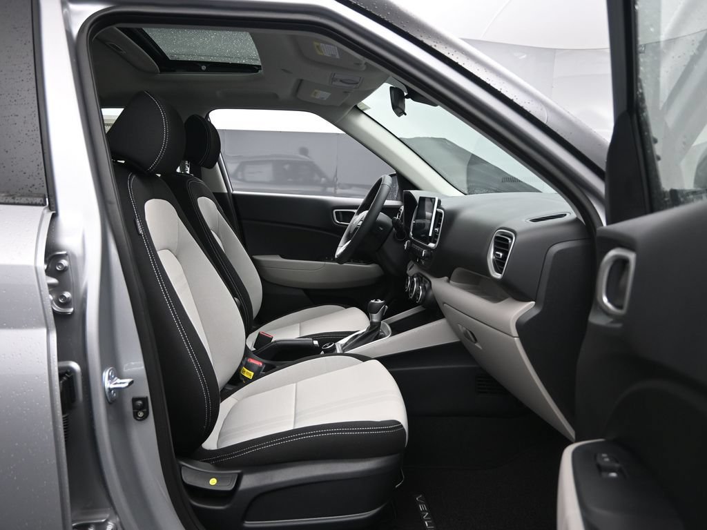 New 2026 Hyundai Venue SEL FWD image 29