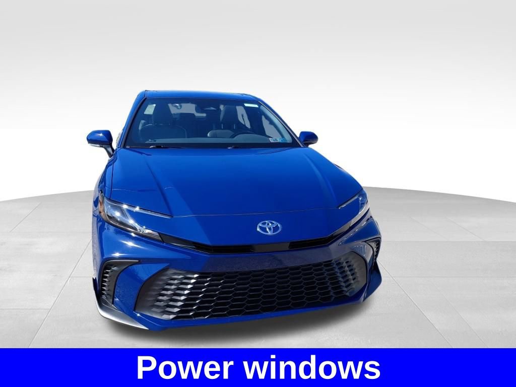 Used 2025 Toyota Camry SE w/ Convenience Package AWD/4WD image 4