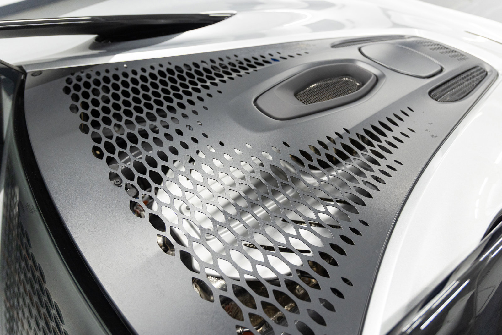 Used 2023 McLaren Artura image 27