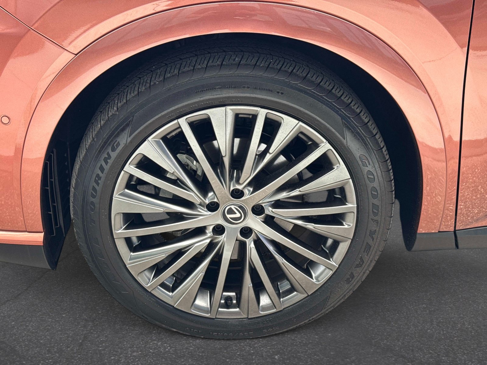 Used 2023 Lexus RX 350 FWD w/ Cold Area Package image 10