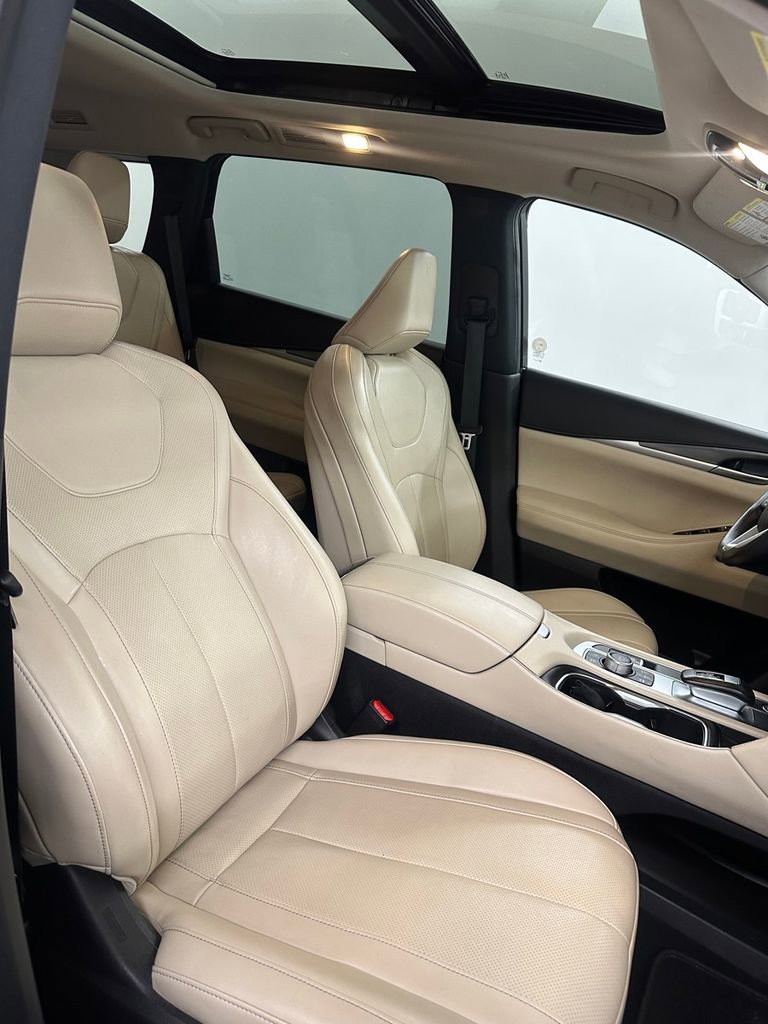 Used 2023 INFINITI QX60 Luxe image 47