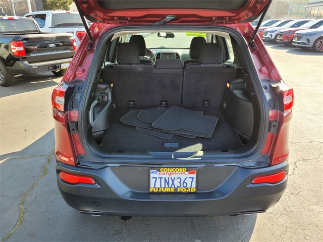 Used 2017 Jeep Cherokee Sport image 12