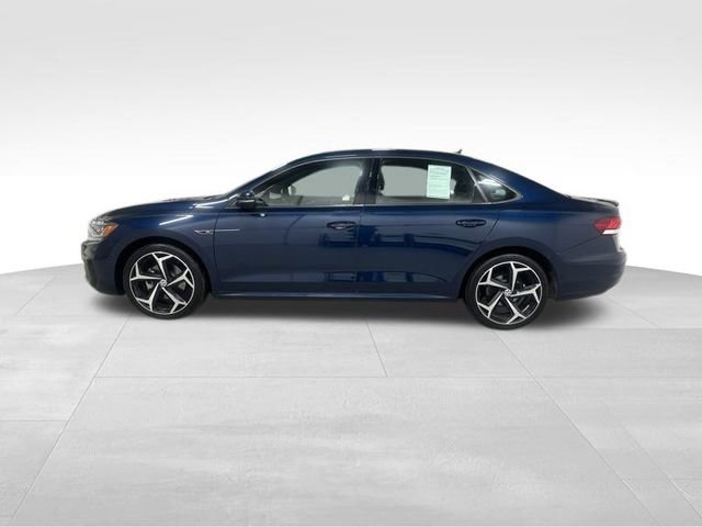 Used 2022 Volkswagen Passat 2.0T R-Line image 9