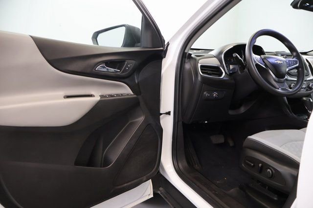 Used 2021 Chevrolet Equinox LS w/ LS Convenience Package image 8