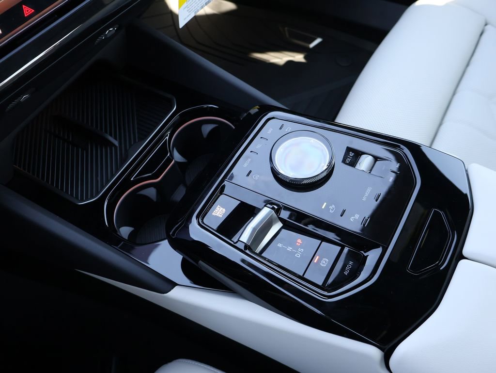 New 2026 BMW 550e xDrive AWD/4WD image 30