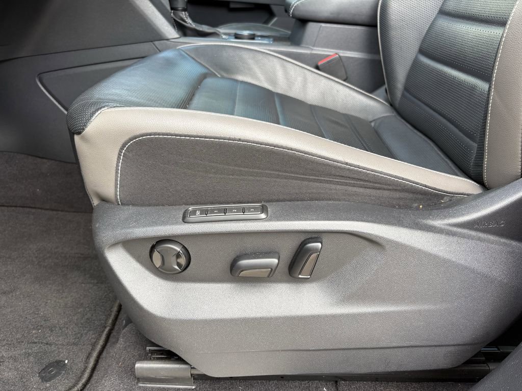 Used 2022 Volkswagen Atlas SEL Premium image 13