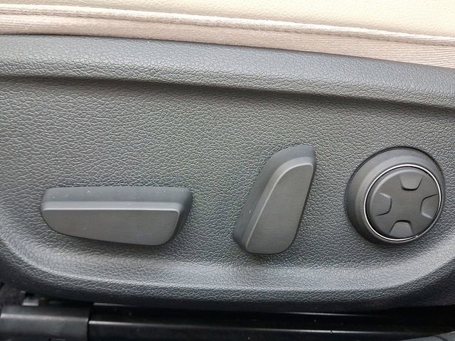 Used 2023 Genesis G70 2.0T w/ Sport Prestige Package image 28