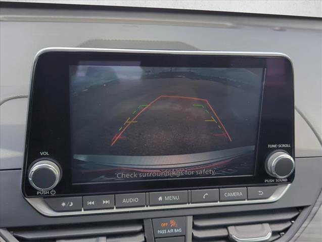 Used 2024 Nissan Altima 2.5 SV image 14