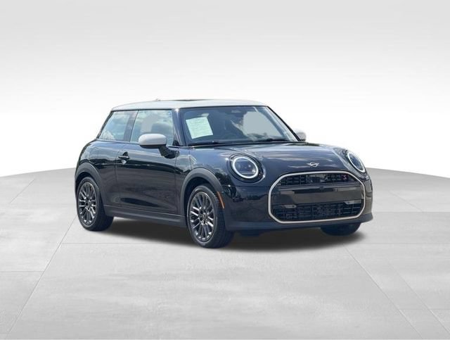 Used 2025 MINI Cooper S FWD image 1