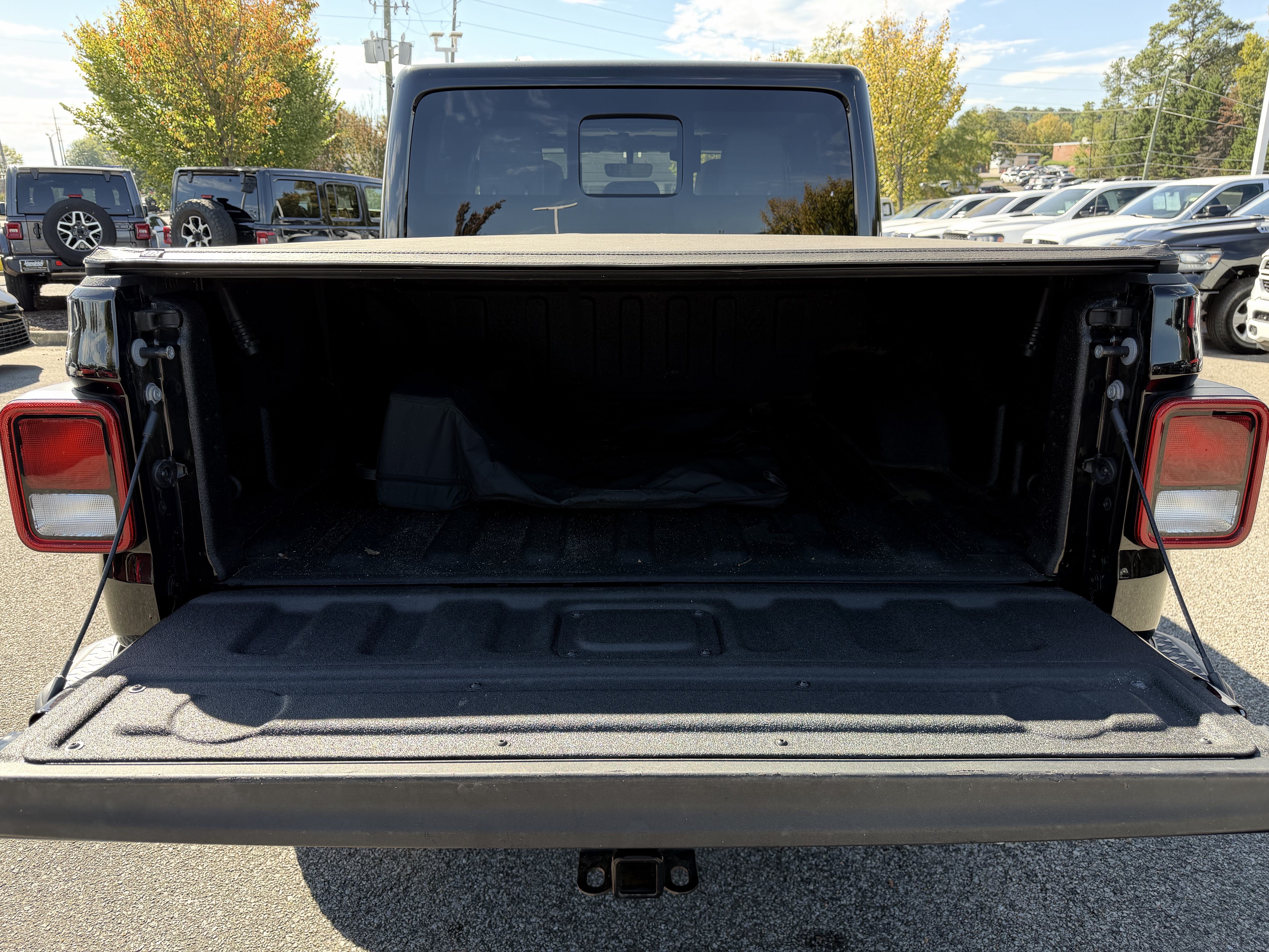 Used 2023 Jeep Gladiator Mojave w/ Cold Weather Group AWD/4WD image 34