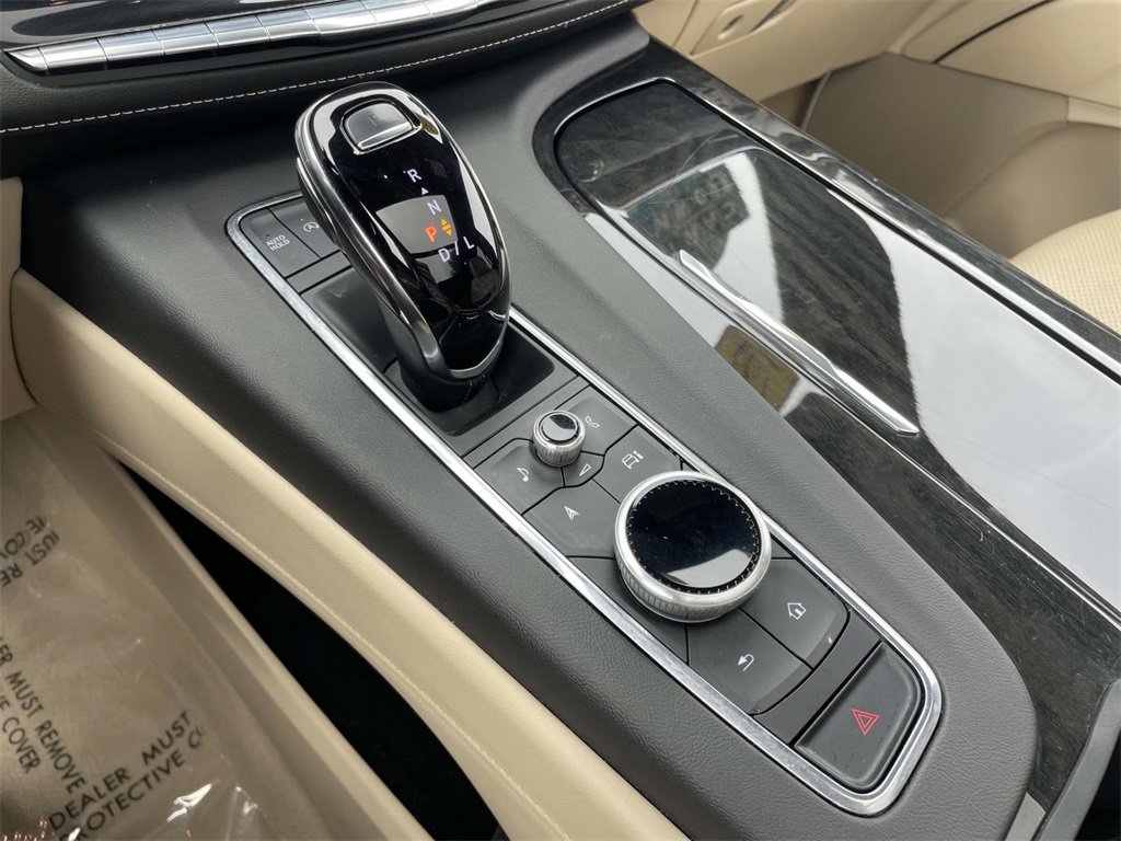 Used 2024 Cadillac Escalade Premium Luxury image 22