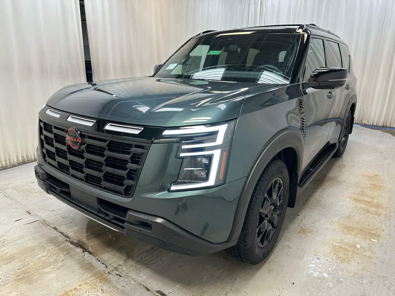 New 2025 Nissan Armada PRO-4X AWD/4WD image 9