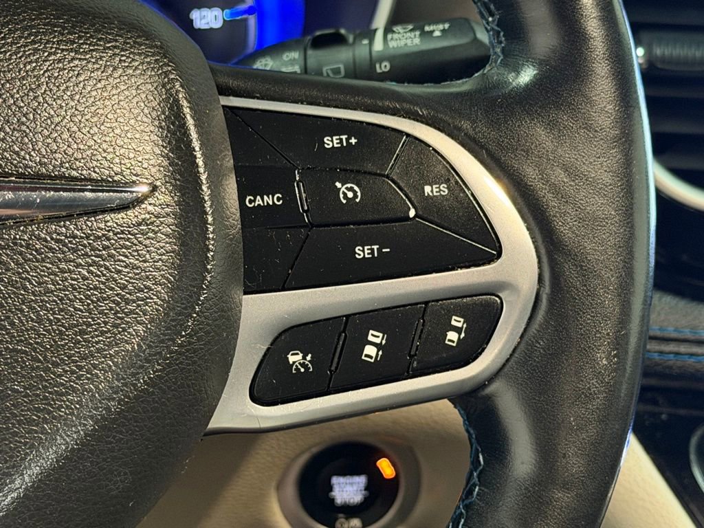 Used 2021 Chrysler Pacifica Touring w/ Cold Weather Group FWD image 37