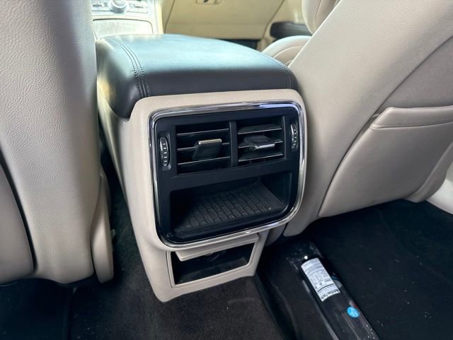 Used 2017 Lincoln Continental Premiere FWD image 16