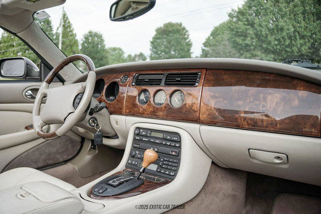 Used 1999 Jaguar XK8 Convertible image 41